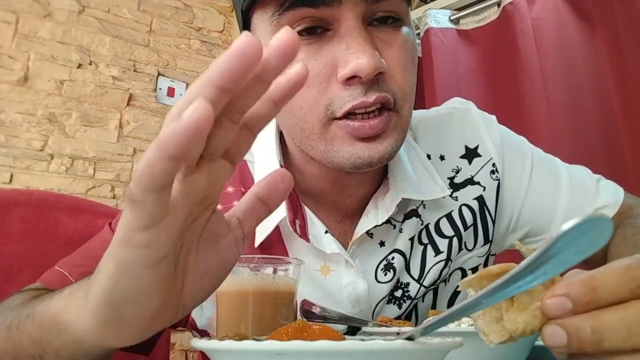 Trying food in restaurant in Bahrain🇧🇭🇮🇳