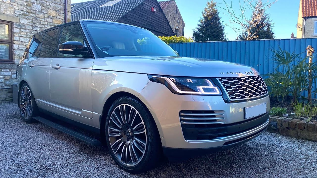 Range Rover Fitting a FITCAMX dash cam.