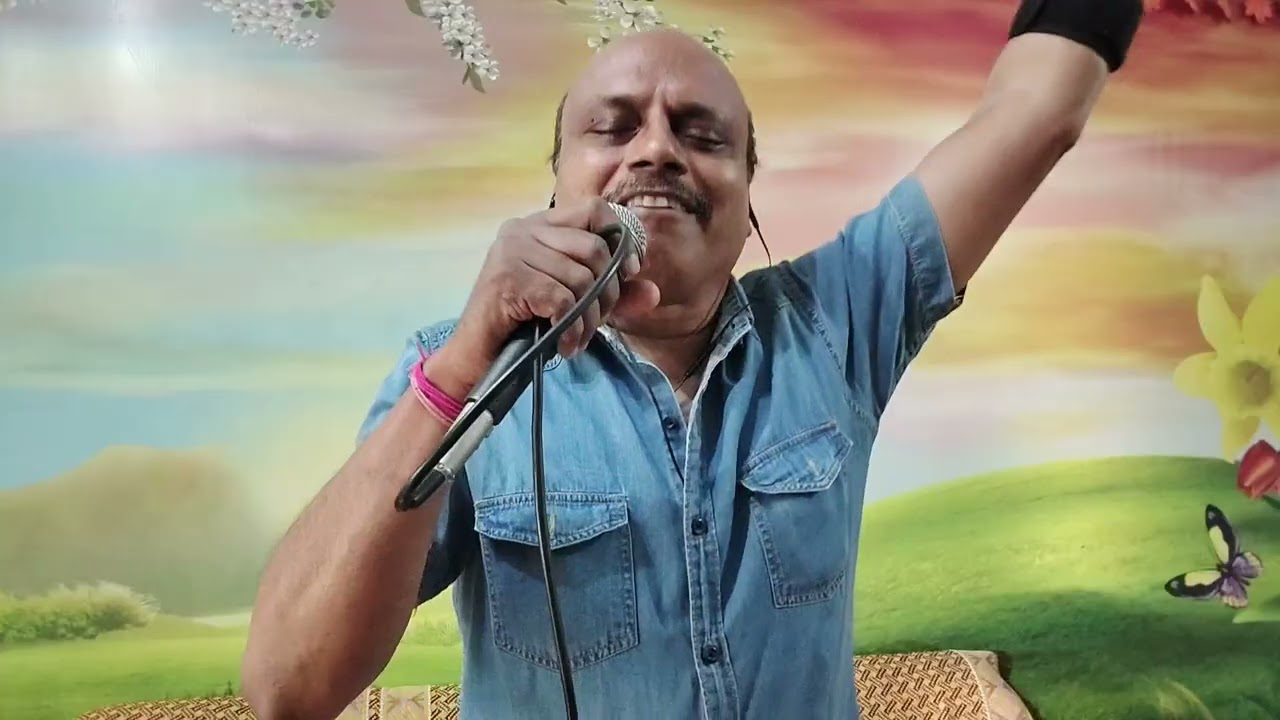 घूंघटे में चंदा है