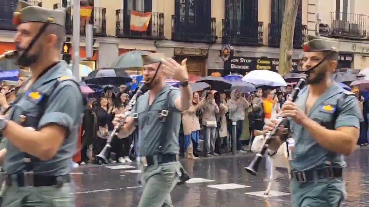 DÍA DE LA HISPANIDAD (2024) A PIE DE CALLE. @Coralalnatural