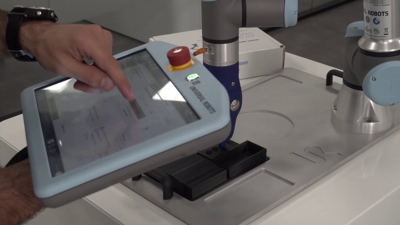 UR10 Unboxing Kit Educación | Universal Robots