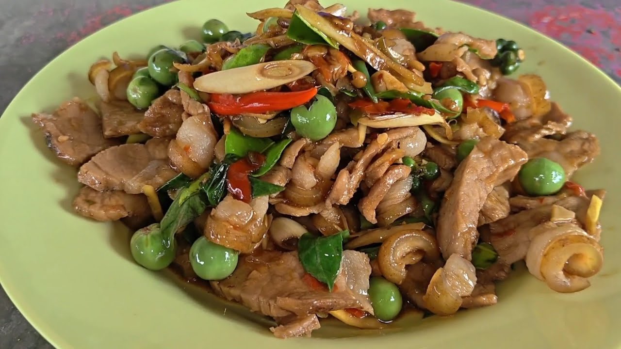 กินข้าวผัดเผ็ดหมูป่าร้านเล็กๆข้างทาง รสเด็ดมาก!!