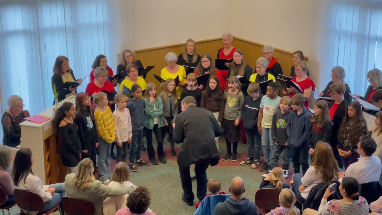 We are the world (Frauenchor Pieterlen mit Kinderchor)