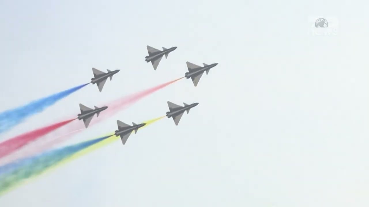 Top News/ Avionë luftarakë dhe dronë sulmues...Kina tregon fuqinë, shfaqja më e madhe ajrore