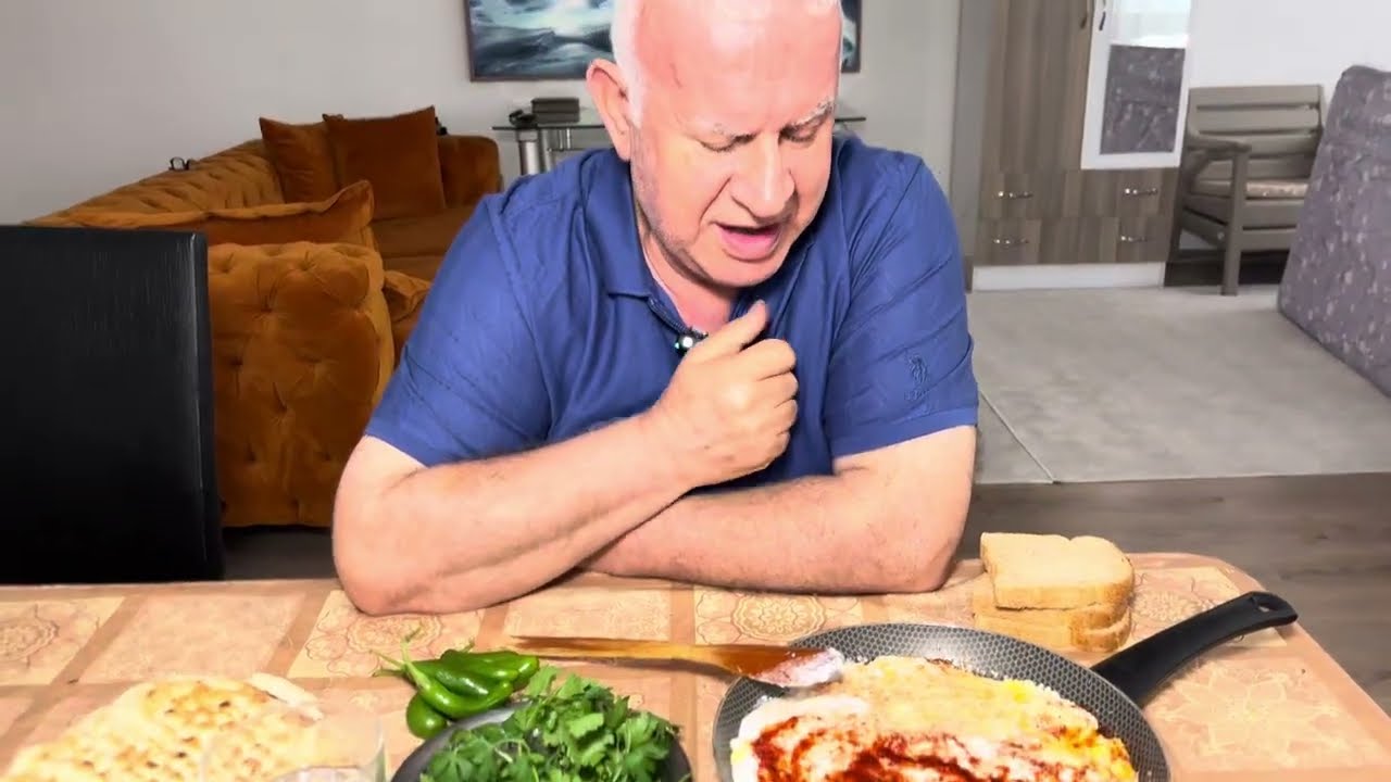 Mehmet Usta’dan Evde 5 Dakikada Efsane Yoğurtlu Yumurta! (Sarımsaklı Yoğurtla Pratik Tarif)