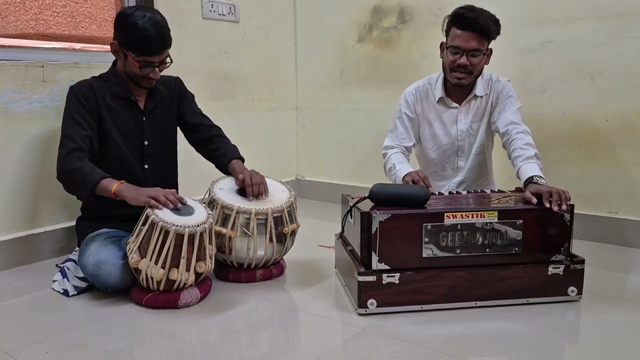 Aye Mere Watan Ke Logon #pulwamaattack #deshbhaktisong #trendingvideo #viralvideos #explore #fyp 