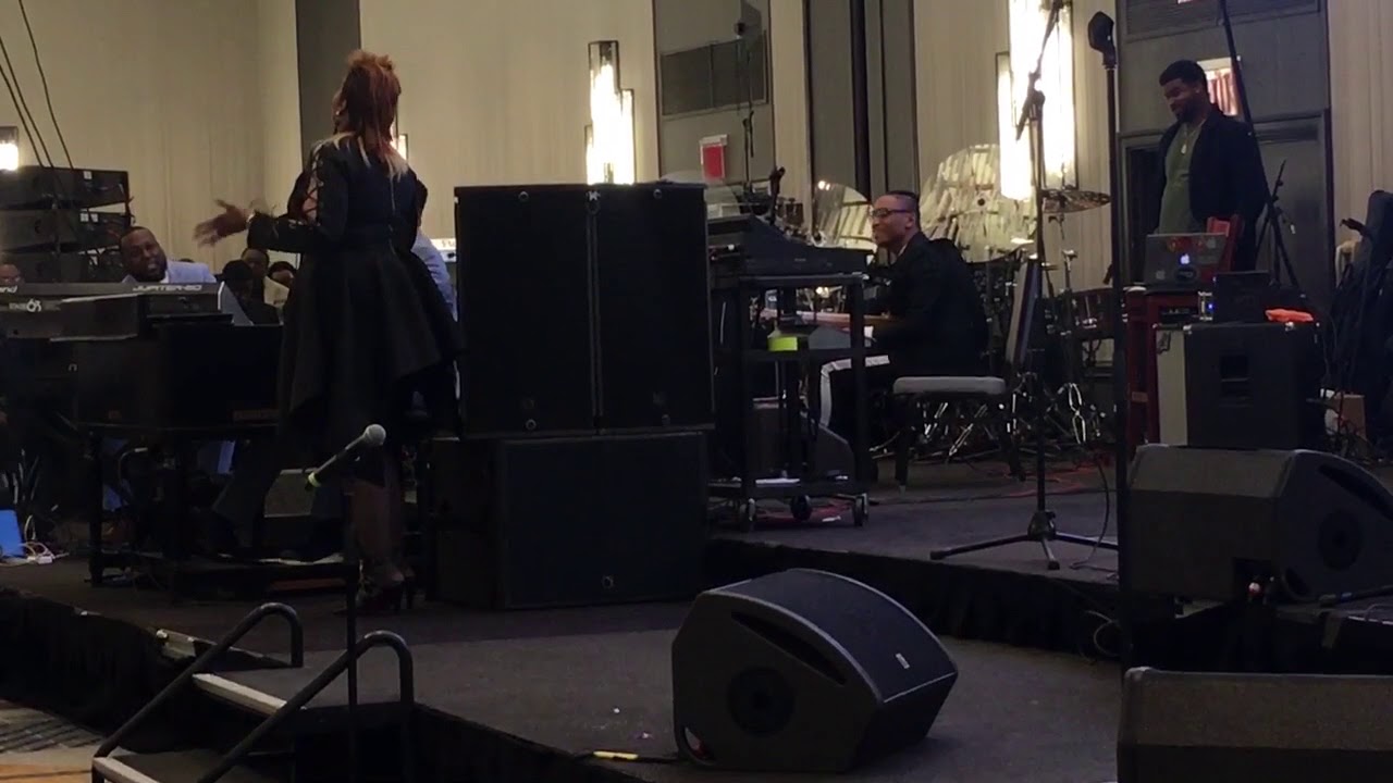 Karen Clark Sheard & Glenn Gibson Jr. - Oh The Glory (freestyle)
