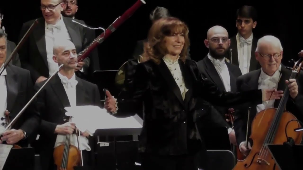 J. Strauss - Marcha Radetzky. Orquesta Villa de Madrid. Dir. Mercedes Padilla