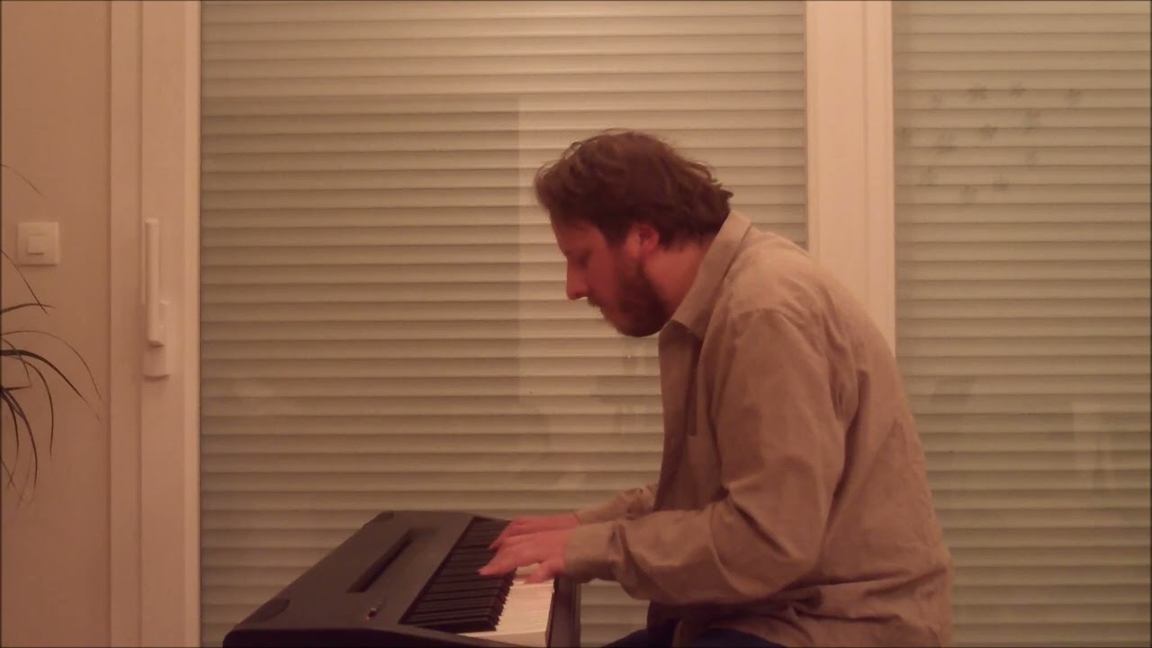 Final Fantasy 4 on piano (Welcome to our town!)