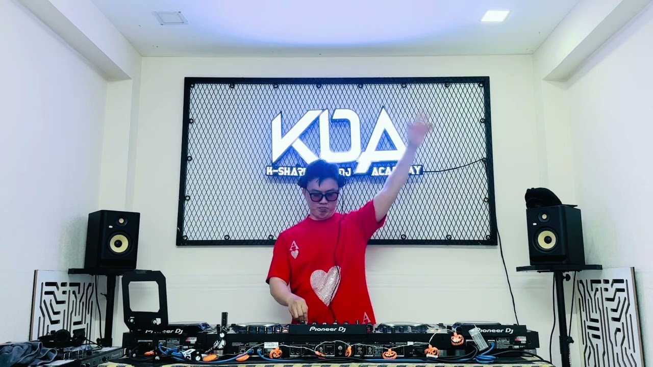 LIVESET | DJ BT VOL 3 | BÙNG NỔ ÂM NHẠC | TIKTOK 2025 | TRENDING 2025