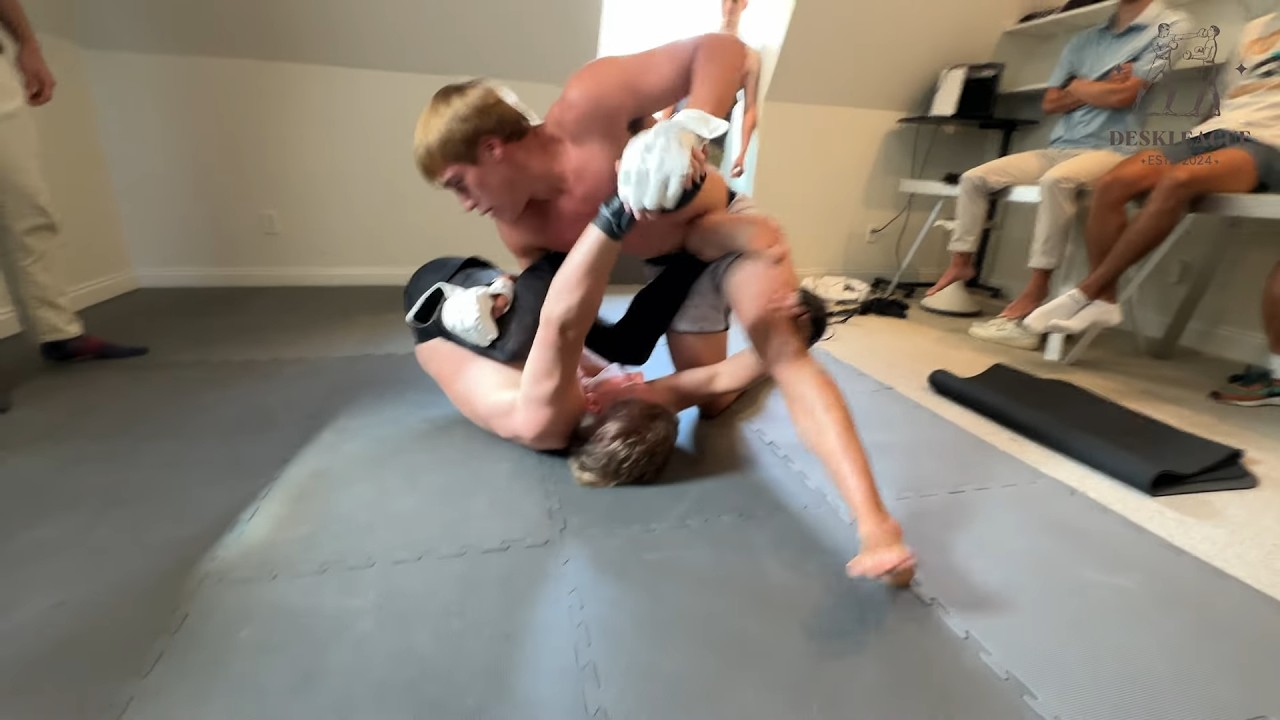 DESKLEAGUE FIGHT NIGHT: BOHEMIAN BEHEMOTH VS. WHITE KNIGHT