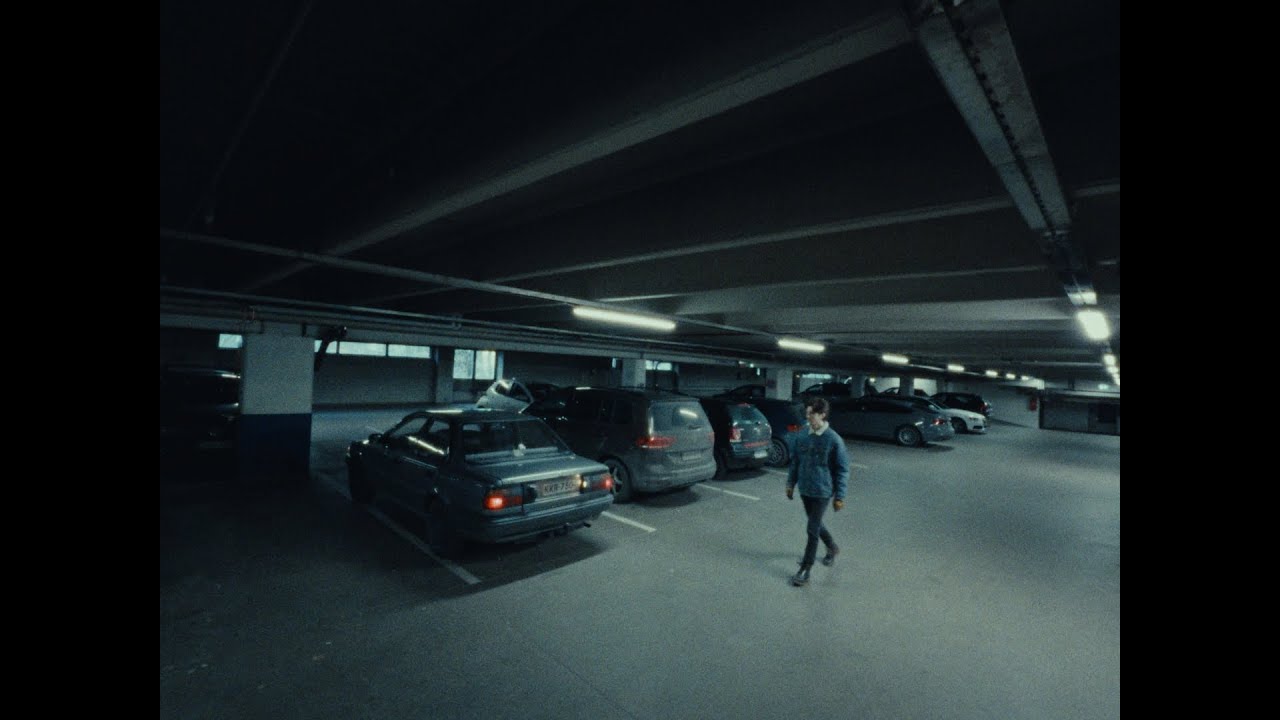 iPhone 17 Pro - Modern 16mm camera