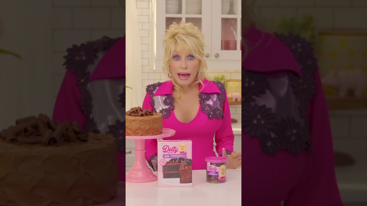Celebrate National Chocolate Day 🤎✨ Treat yourself to my cake & brownie mixes from Duncan Hines!