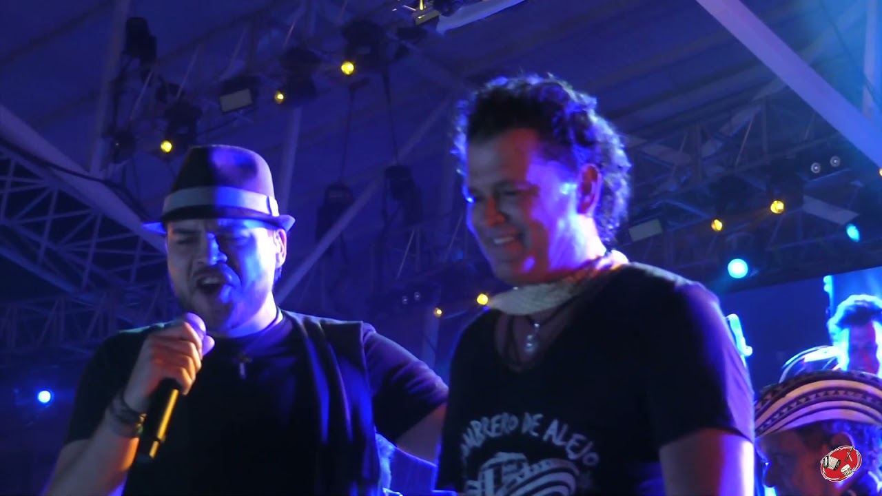 Abrazo Guajiro (Live) - Los Iguarán ft Carlos Vives, Carlos Huertas