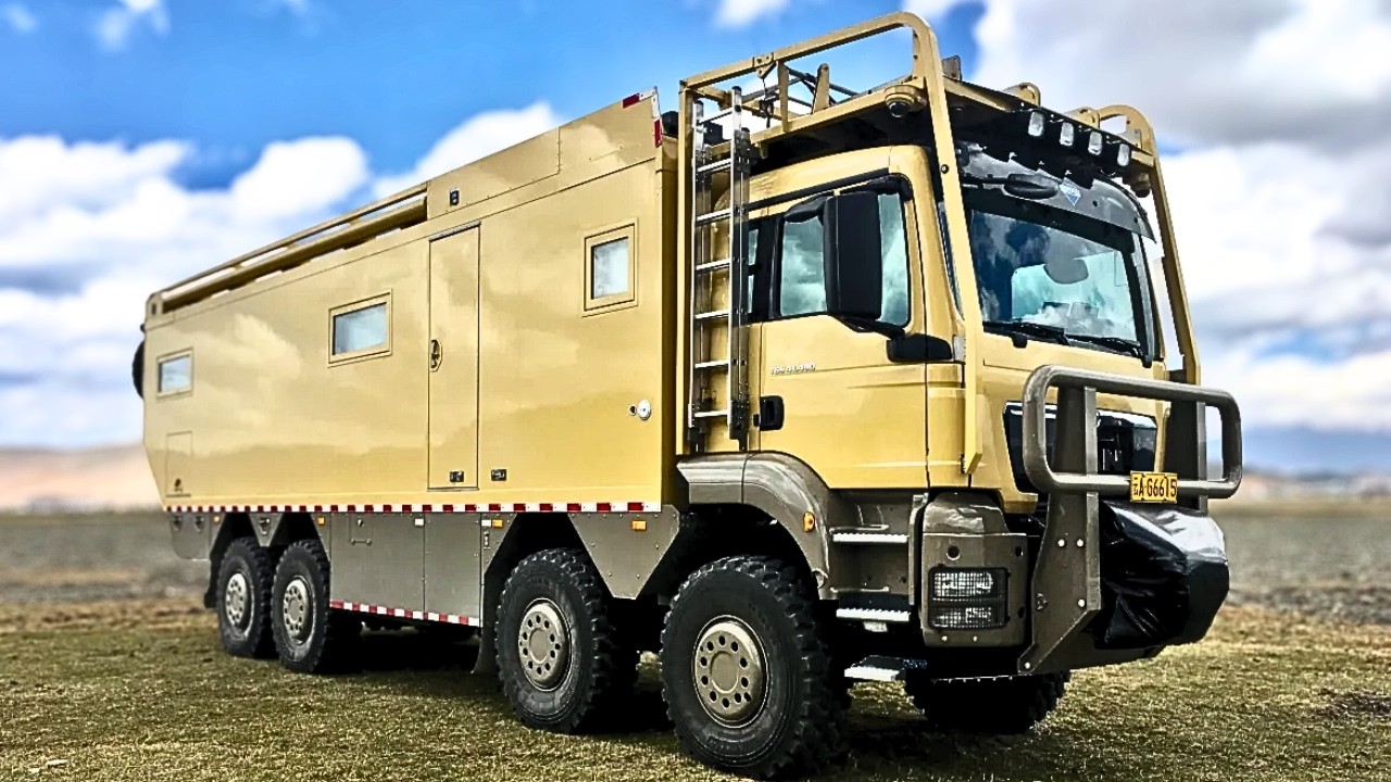 La AUTOCARAVANA 8x8 más PODEROSA jamás construida (TREPA MONTAÑAS como JUEGO)