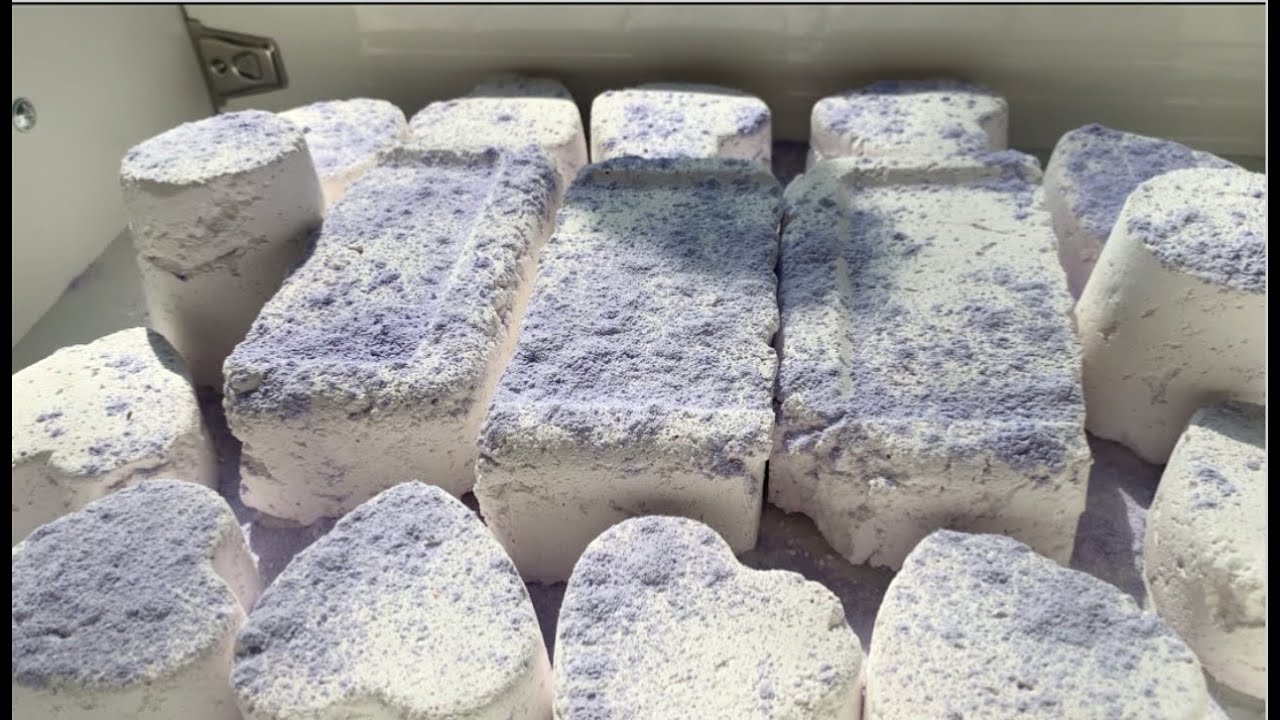 Powdery Gym Chalk Blocks and Hearts