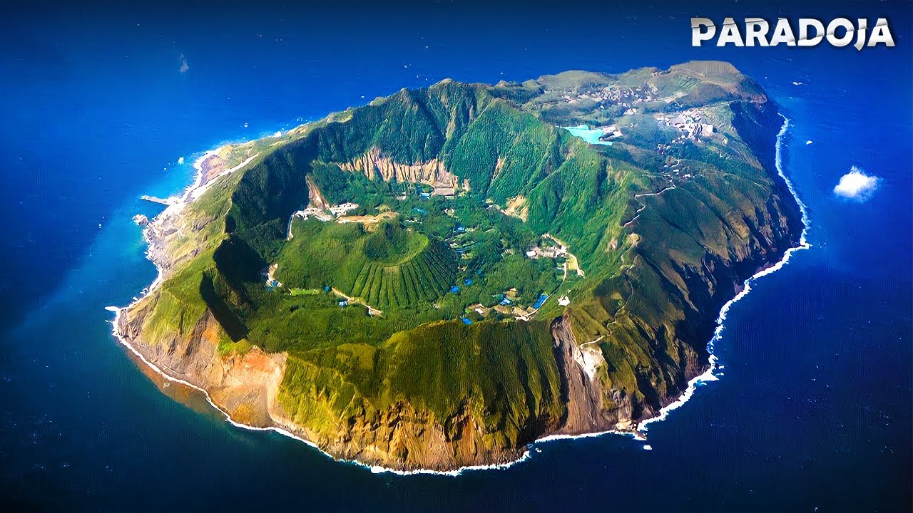¿Cómo es vivir en un volcán? Aogashima - la isla más singular y aislada de Japón.