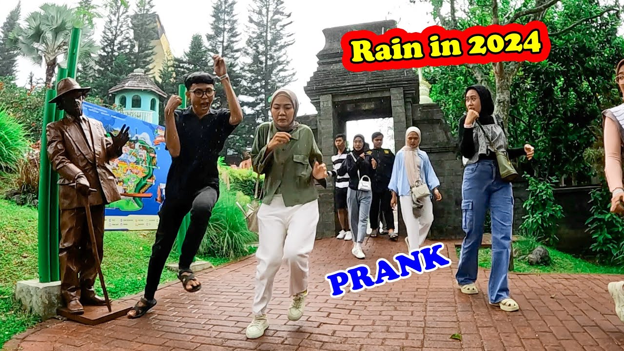 Musim Hujan telah tiba di Tahun 2024, LIVING STATUE PRANK, HUMAN STATUE PRANK