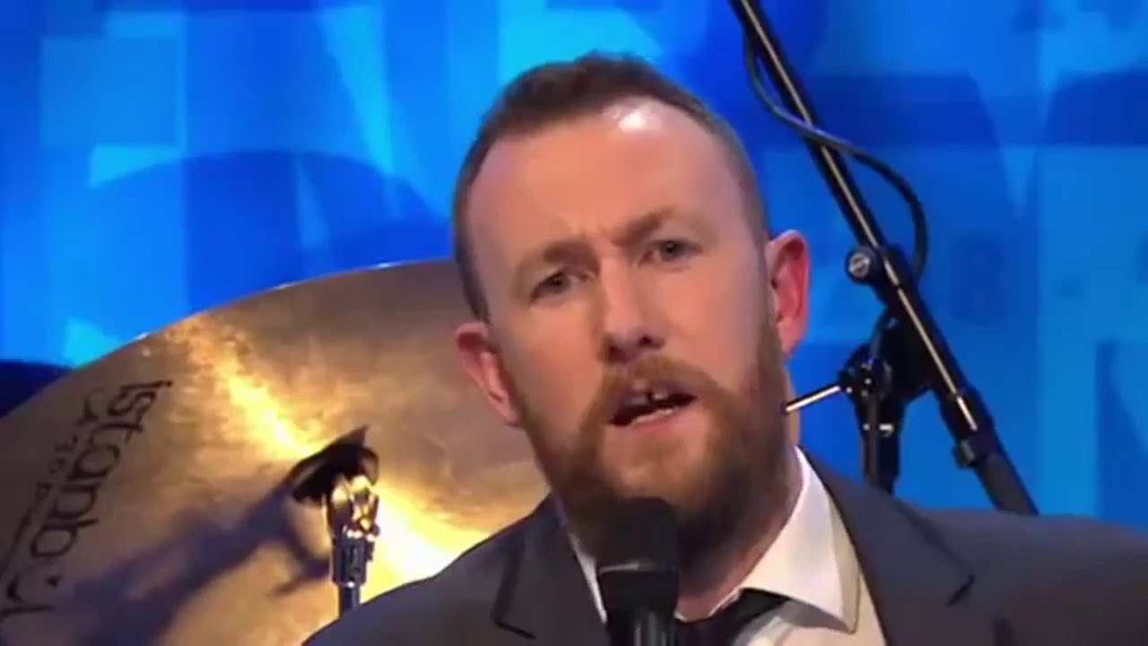 Alex Horne & The Horne Section Perform Lovely Day by Bill Withers (8 out of 10 cats does countdown)