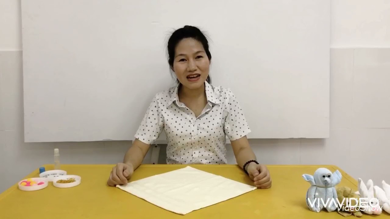 Dạy trẻ gấp con vật bằng khăn mặt vuông