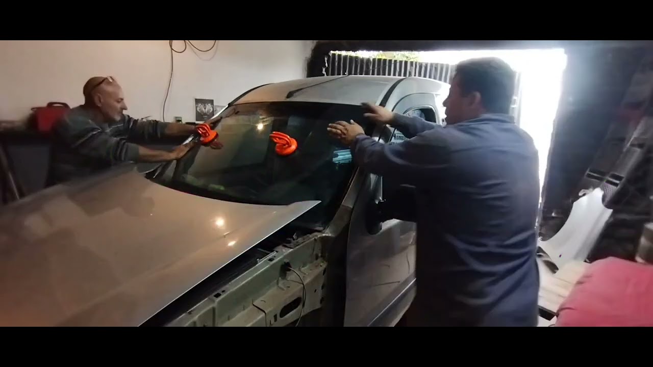 reparación de guardabarro puertas escape luces y pegamento de parabrisas de Kangoo