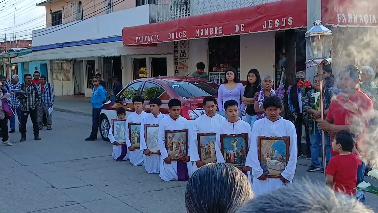 Tercer viernes de viacrucis en Ayoquezco 