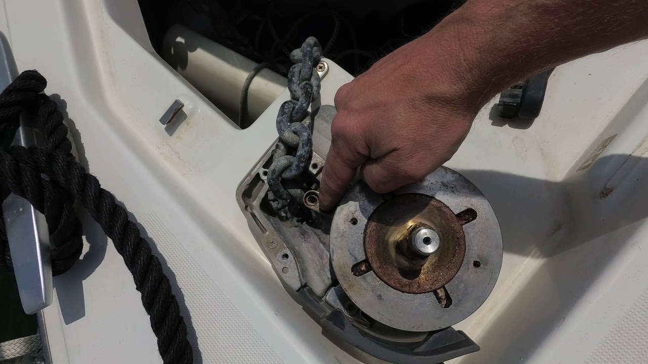 Maintenance du guindeau Quick Aleph 3 sur Océanis 37