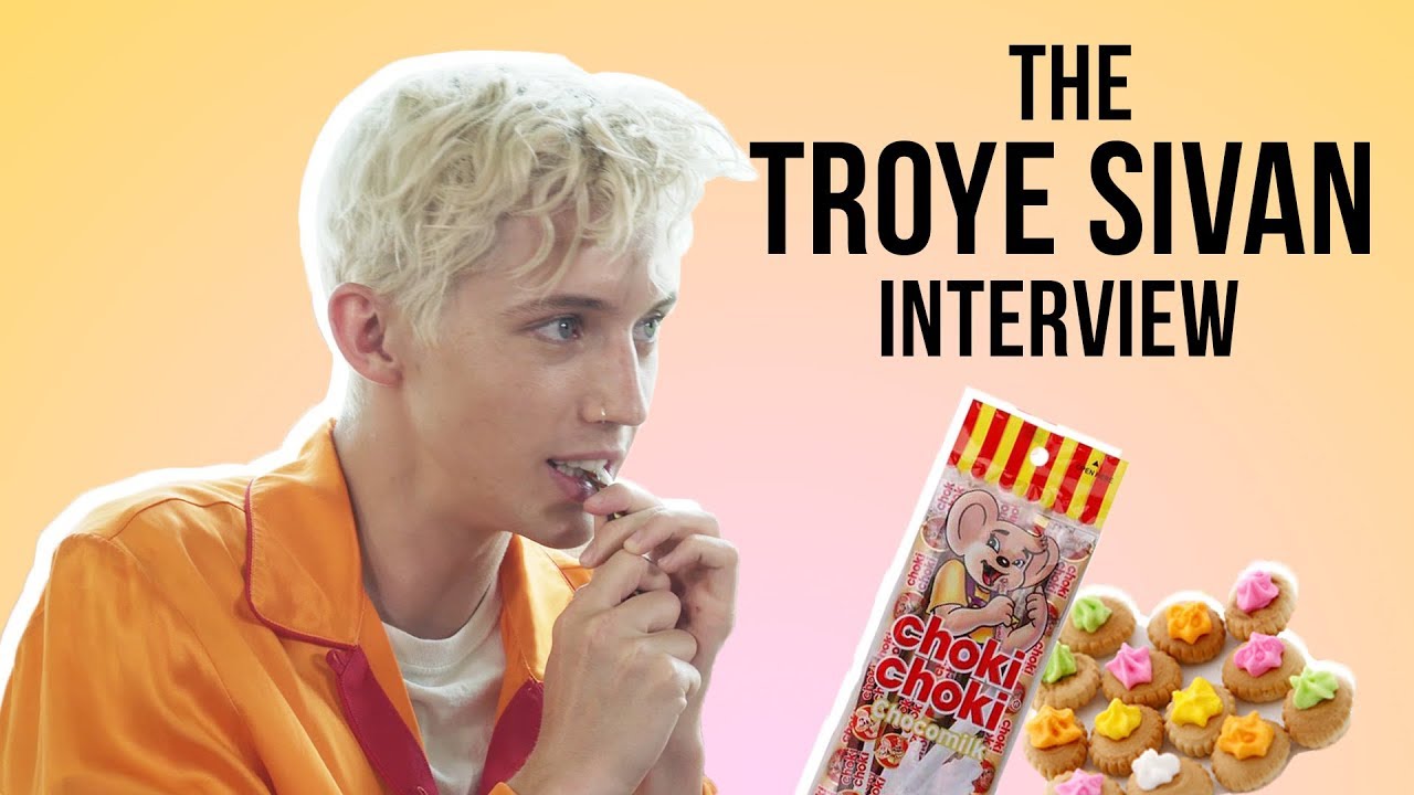 Troye Sivan Tries Choki Choki For The First Time | SAYS Celeb Chat