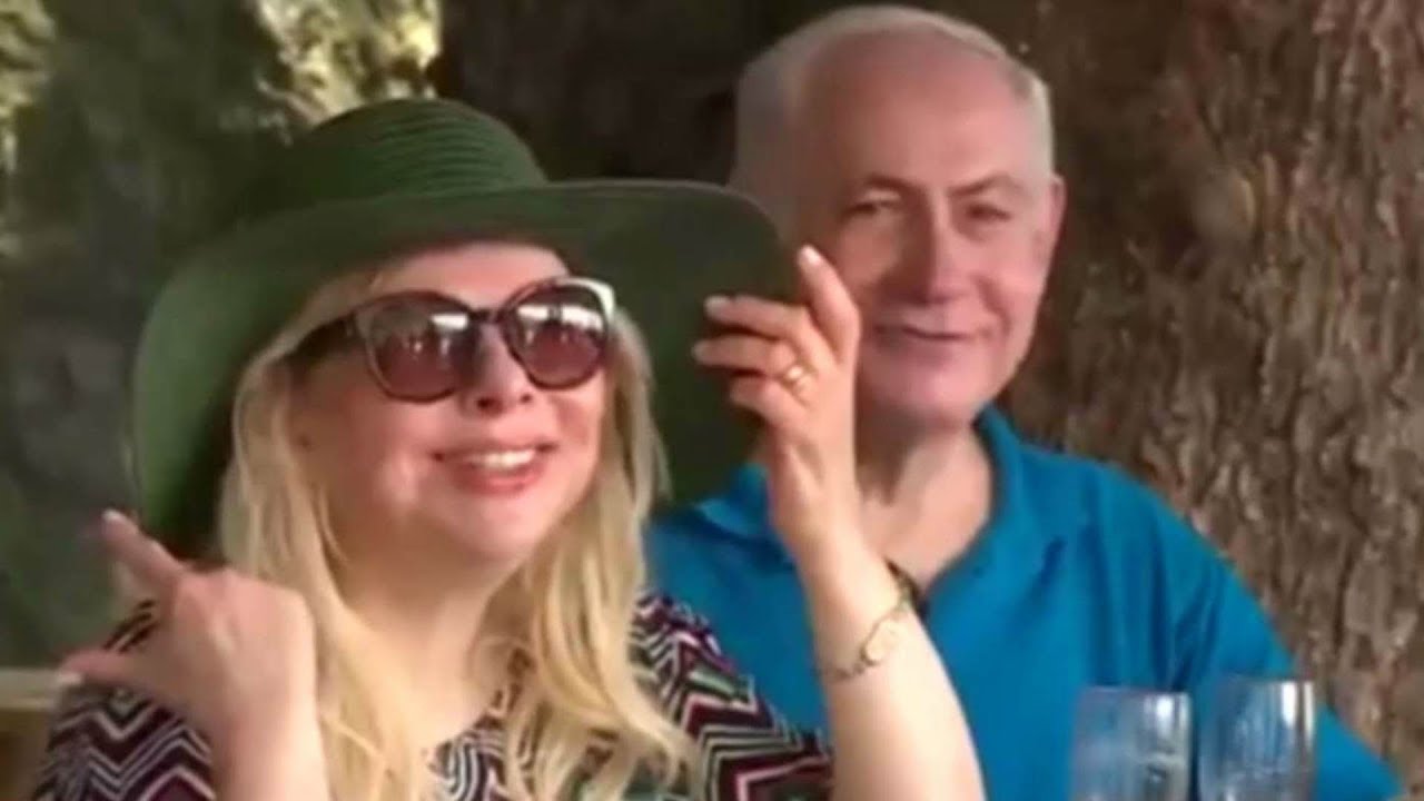 טיול בחוף וביקור במסעדה: בני הזוג נתניהו מבקרים בברזיל