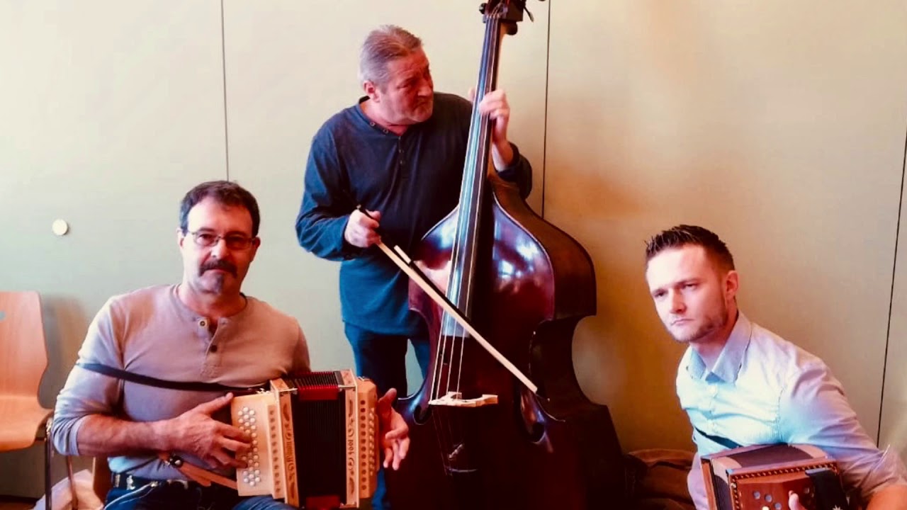 Schwyzerörgeli Trio Oberland (im Oberland Stil) Marsch von Hermann Schuhmacher