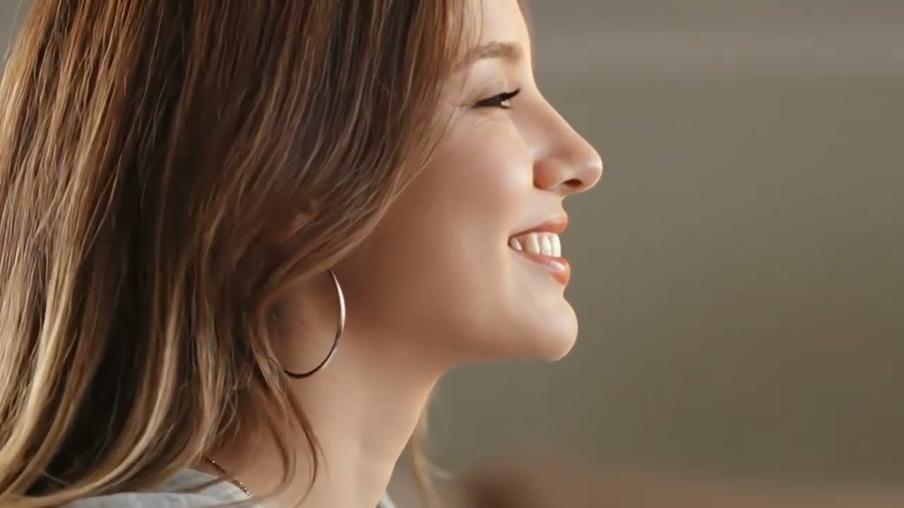 ยิ้มให้โลก