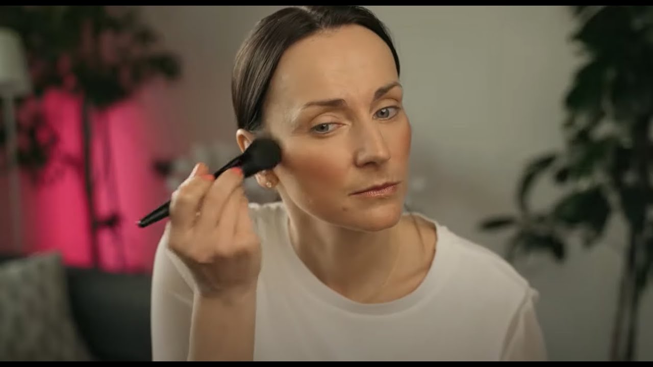 Mary Kay: Jak na základní líčení a konturování tváře 3. - Konturování tváře