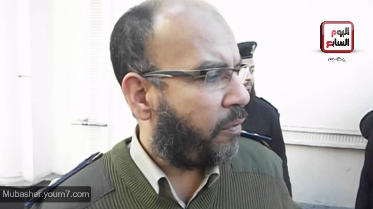 الضباط الملتحين لابد أن تكون الشرطة هيئه مدنيه