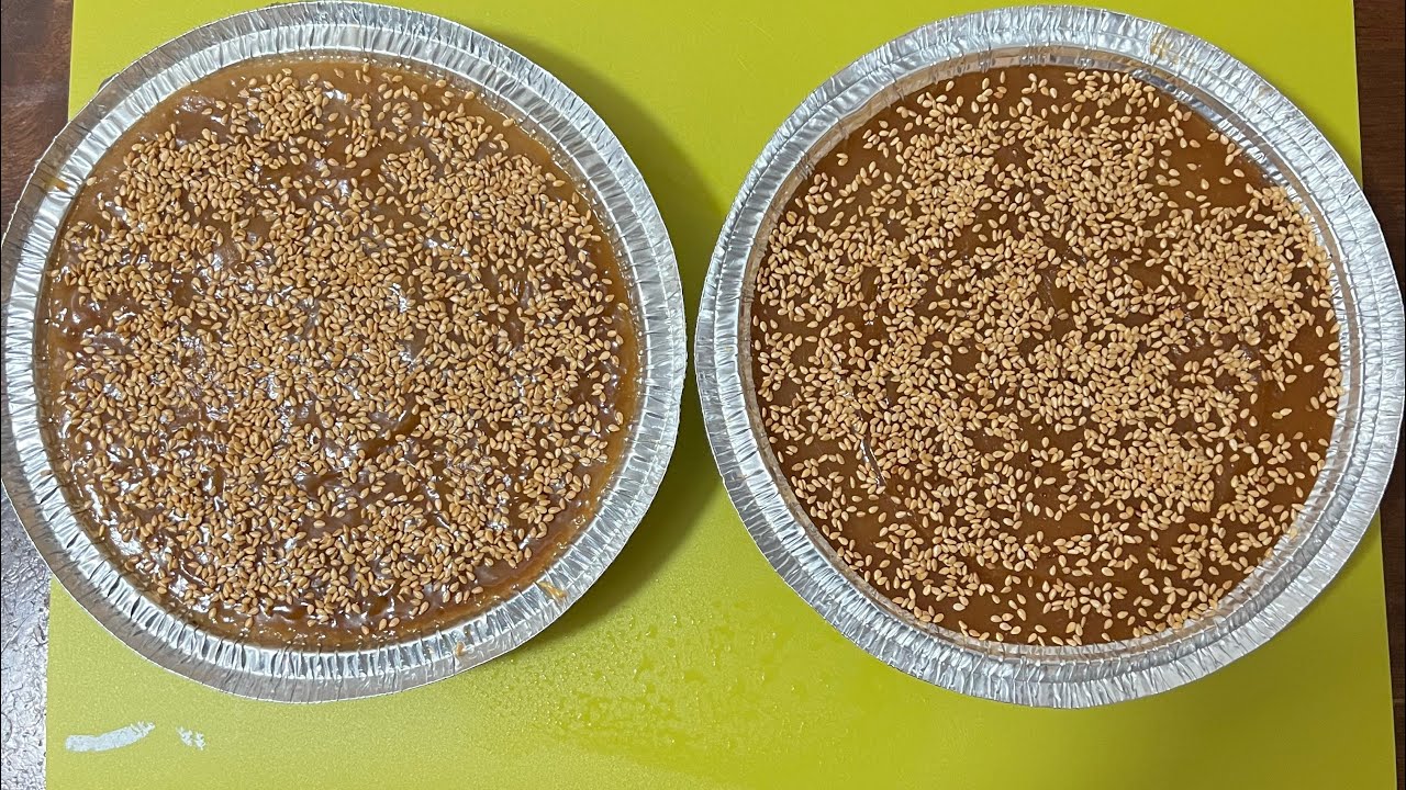 How to make Chinese new year sweet glutinous rice cake .