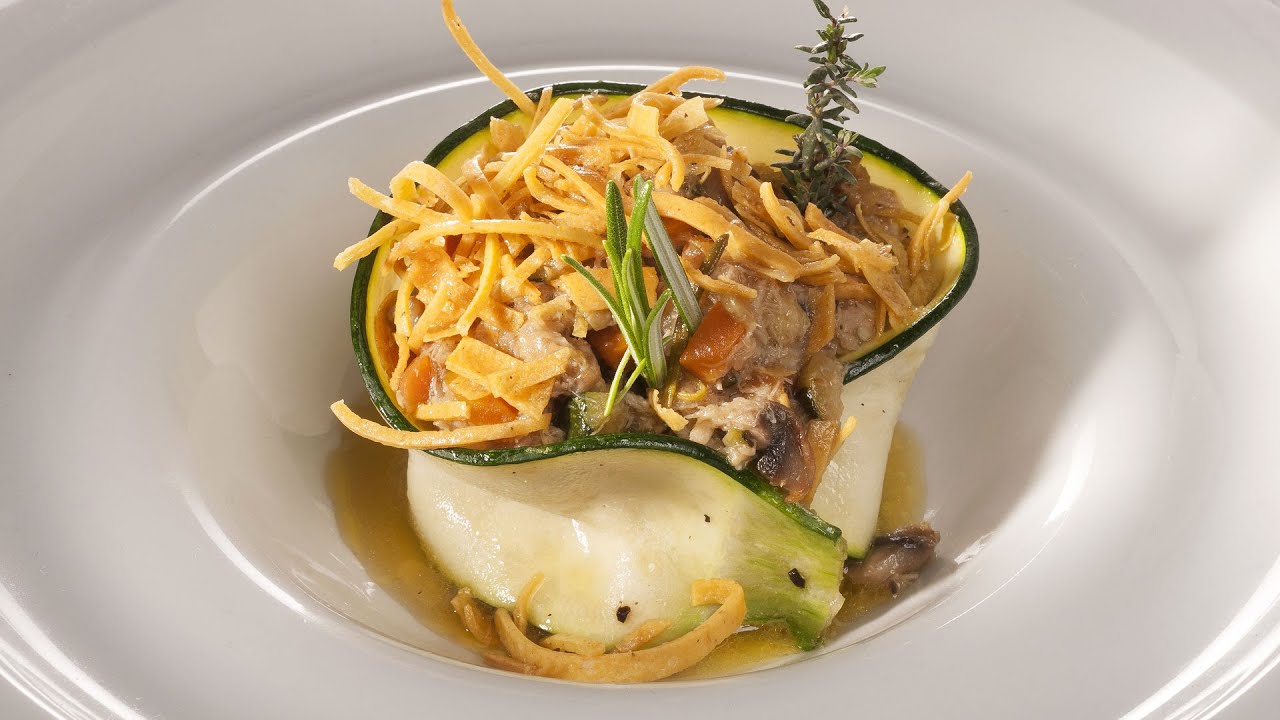 Rollitos de CALABACÍN rellenos de RAGÚ DE CORDERO - Receta de Bruno Oteiza