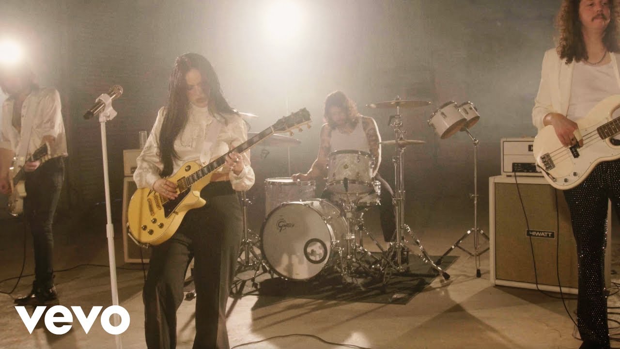 Kelsy Karter & The Heroines - Lightning in a Bottle (Performance Visual)