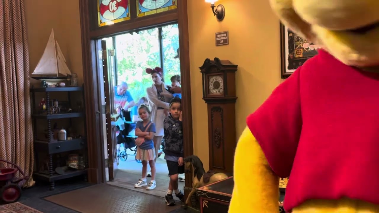 Epcot Winnie the Pooh Meet and Greet 2