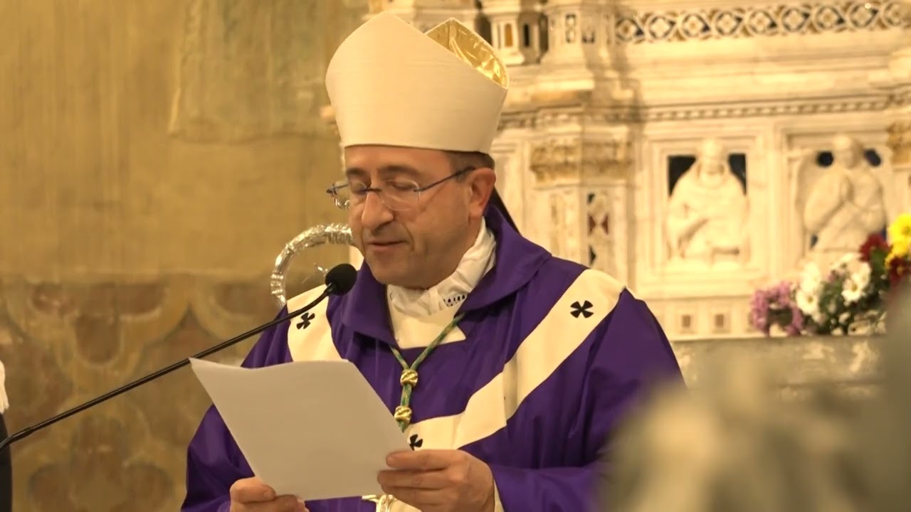 Cattedrale gremita per l'ultimo saluto all'Arcivescovo Riccardo Fontana