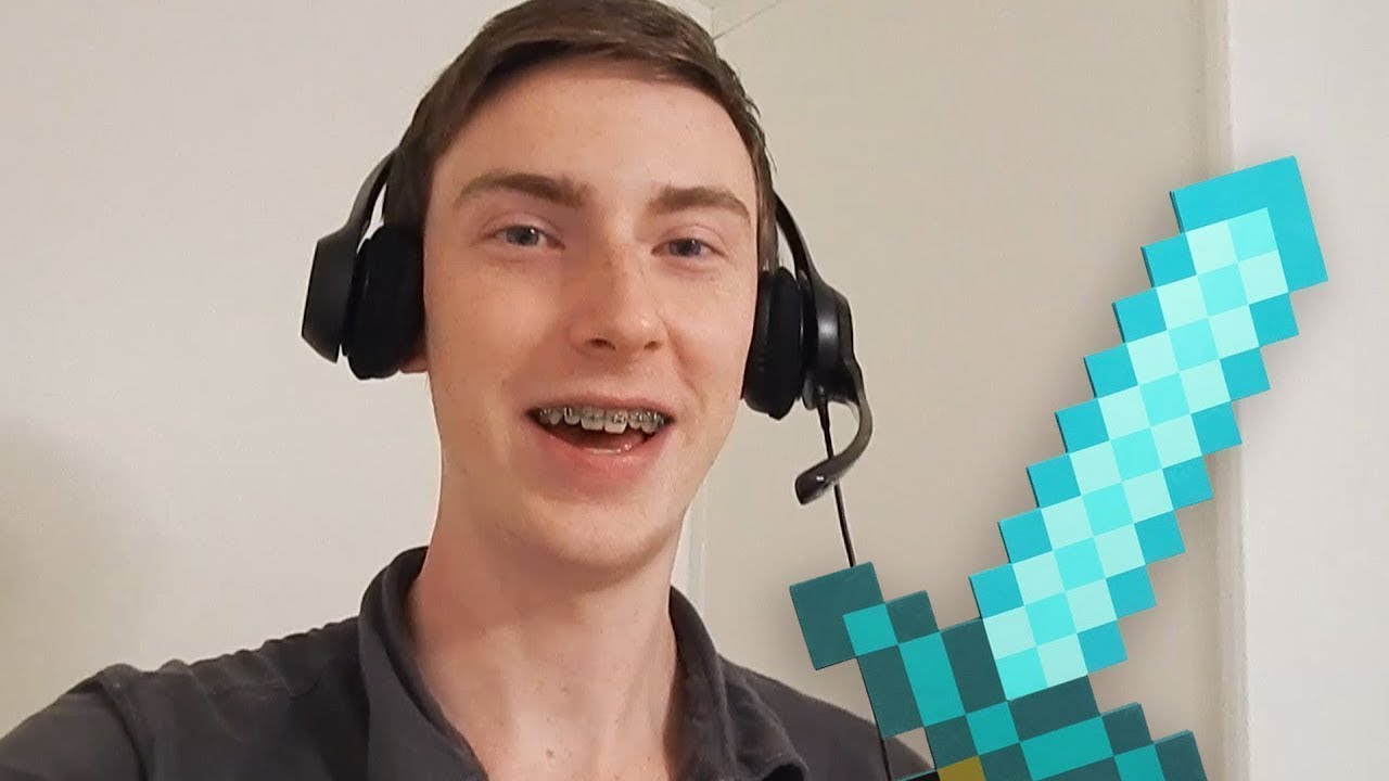Этот ютубер не перестает меня преследовать!!!!