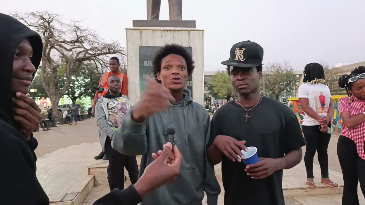 MOMENTOS DE FREESTYLE E IMPROVISO- PRAÇA DA INDEPENDÊNCIA CHIMOIO 