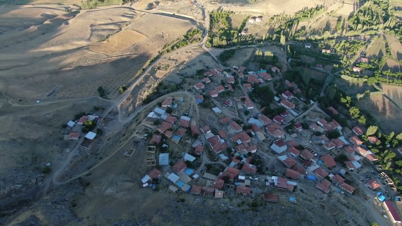 Divrigi Guneyevler köyu 2-(Halk müziği -Mahsuni Şerif-Cem Adrian-Arif Sağ-Neşet Ertaş - S.Akkiraz)