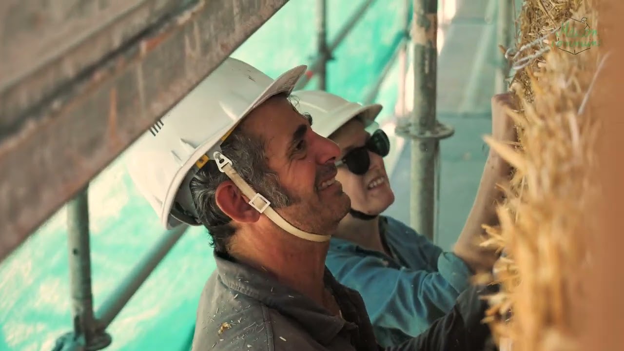 ITE en botte de paille sur les locaux de l'Age de Faire