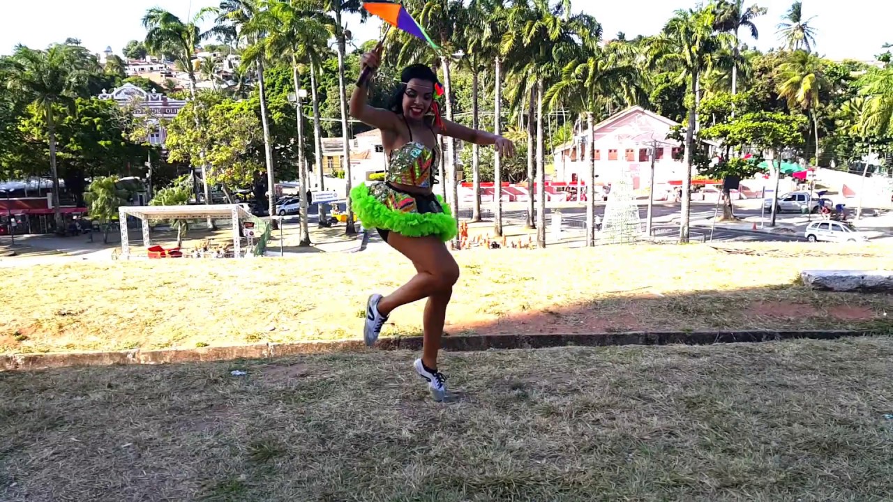 Passista pernambucana Camilla Santana - Cabelo de Fogo