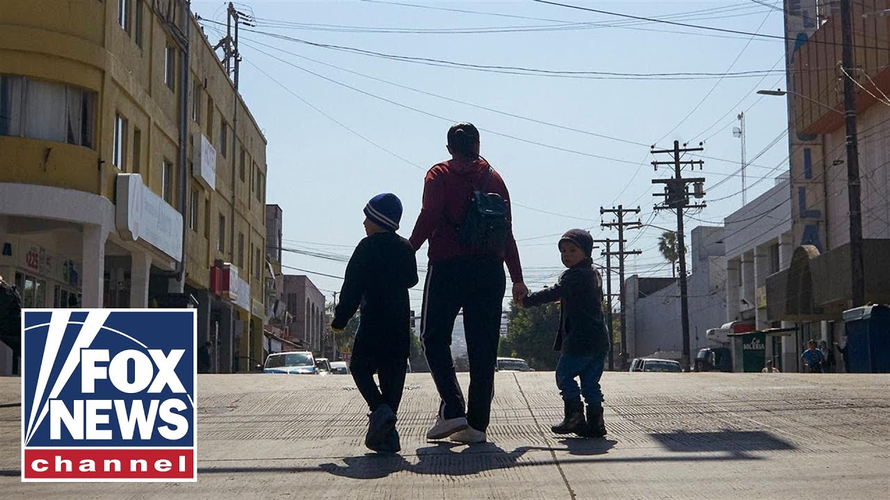 Judge blocks Trump's latest hardline immigration policy