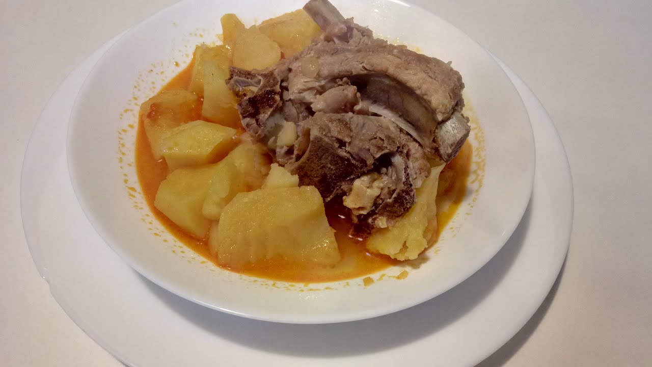 Patatas con espinazo