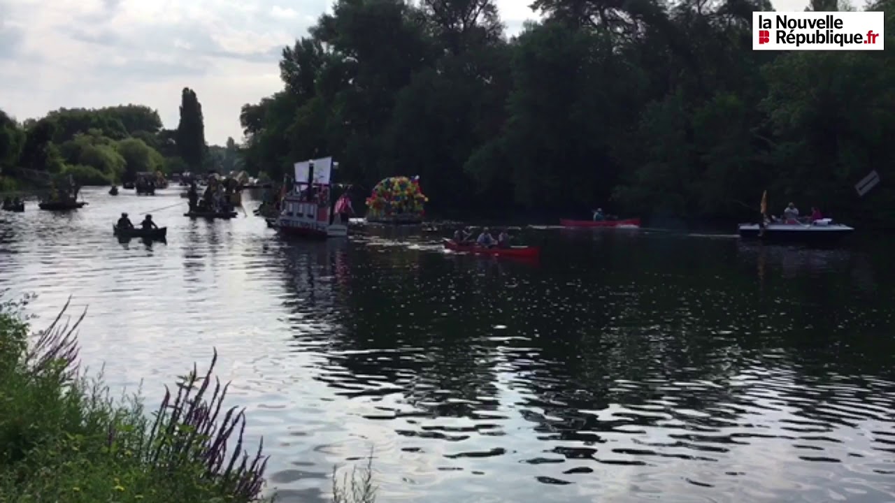 VIDÉO. Bléré : Défilé des radeaux du festival Jour de Cher