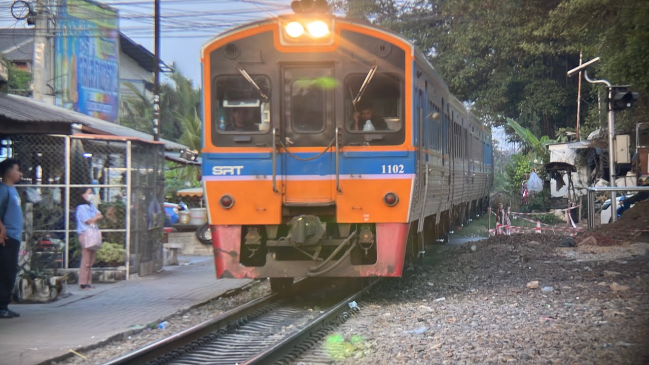 รถชานเมือง4327 วงเวียนใหญ่-มหาชัย จอดรับส่งผู้โดยสารที่หยุดรถบ้านขอม