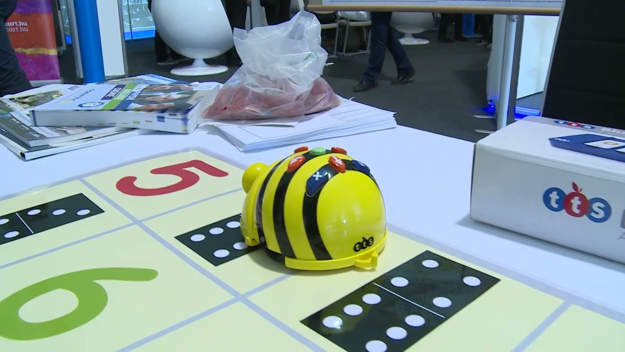 Bee-Bot robotméhecske és pálya bemutató