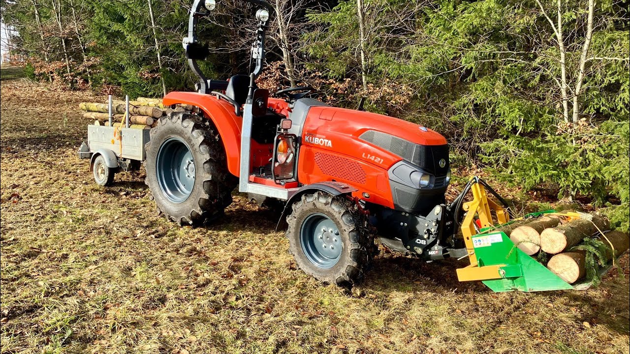 Kubota L1421 im Einsatz beim Beseitigen von Wind- und Schneebruch