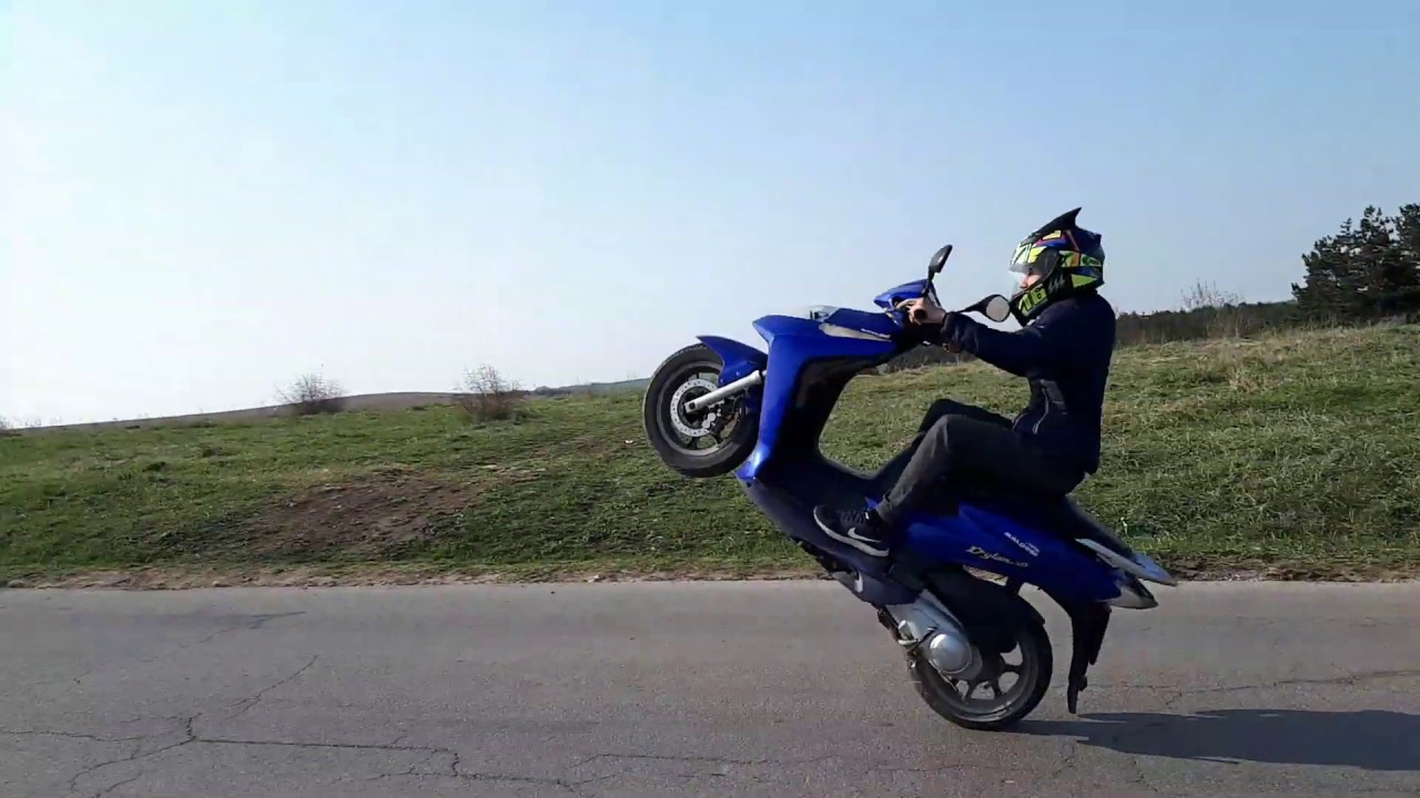 HONDA DYLAN 125 wheelie, burnout and more  - STAGE 6 153